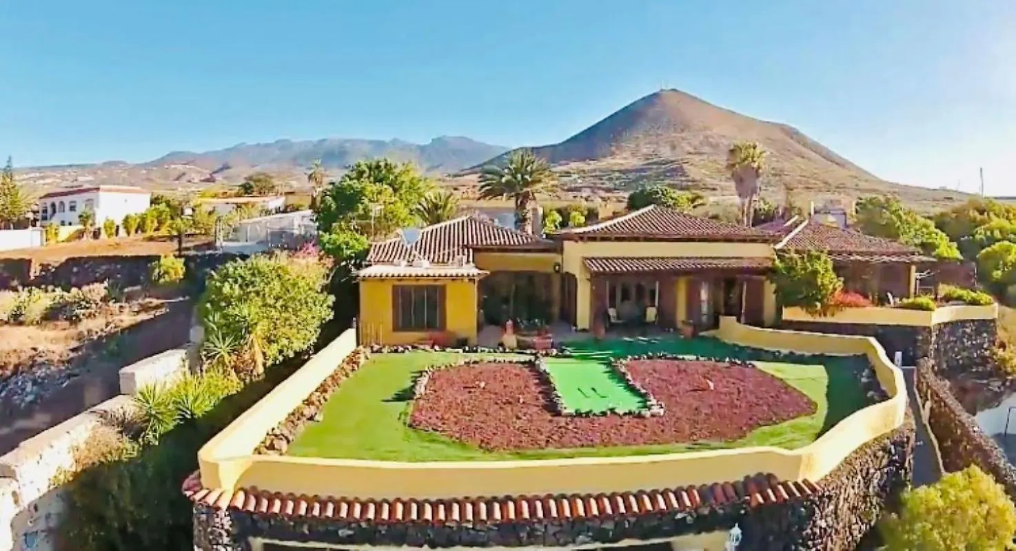Finca Toredo Large Heated Pool,Hot Tub,Bar/Games Room,Gym,Cave, Free Wifi Atogo 0*,  Spain