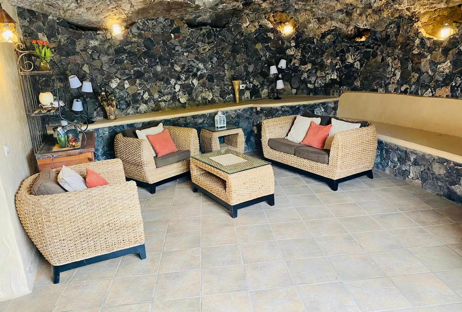 Finca Toredo Large Heated Pool,Hot Tub,Bar/Games Room,Gym,Cave, Free Wifi Atogo