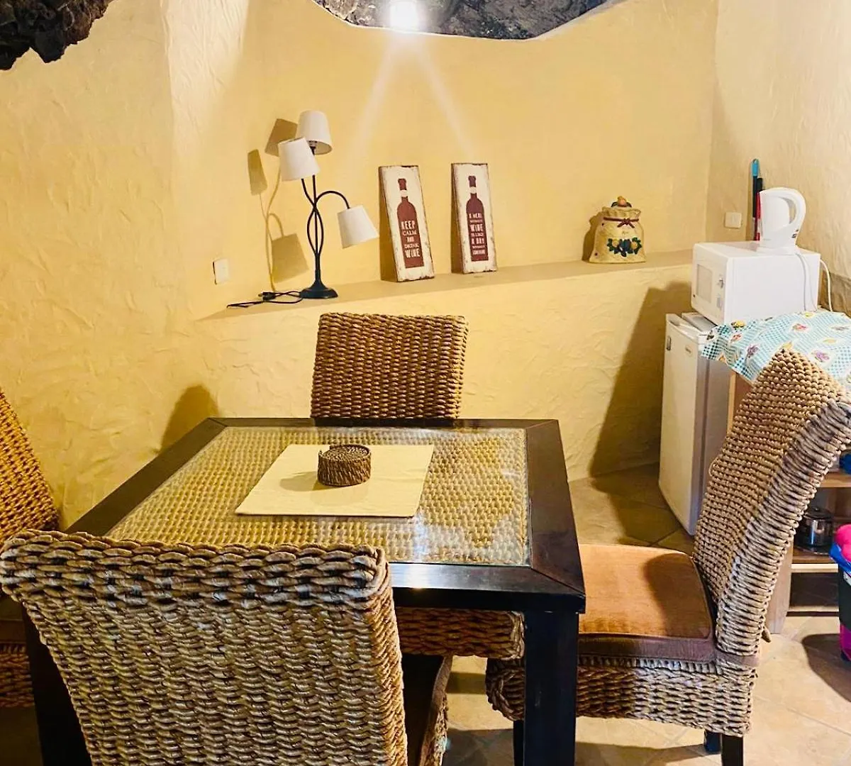 Finca Toredo Large Heated Pool,Hot Tub,Bar/Games Room,Gym,Cave, Free Wifi Atogo 0*,