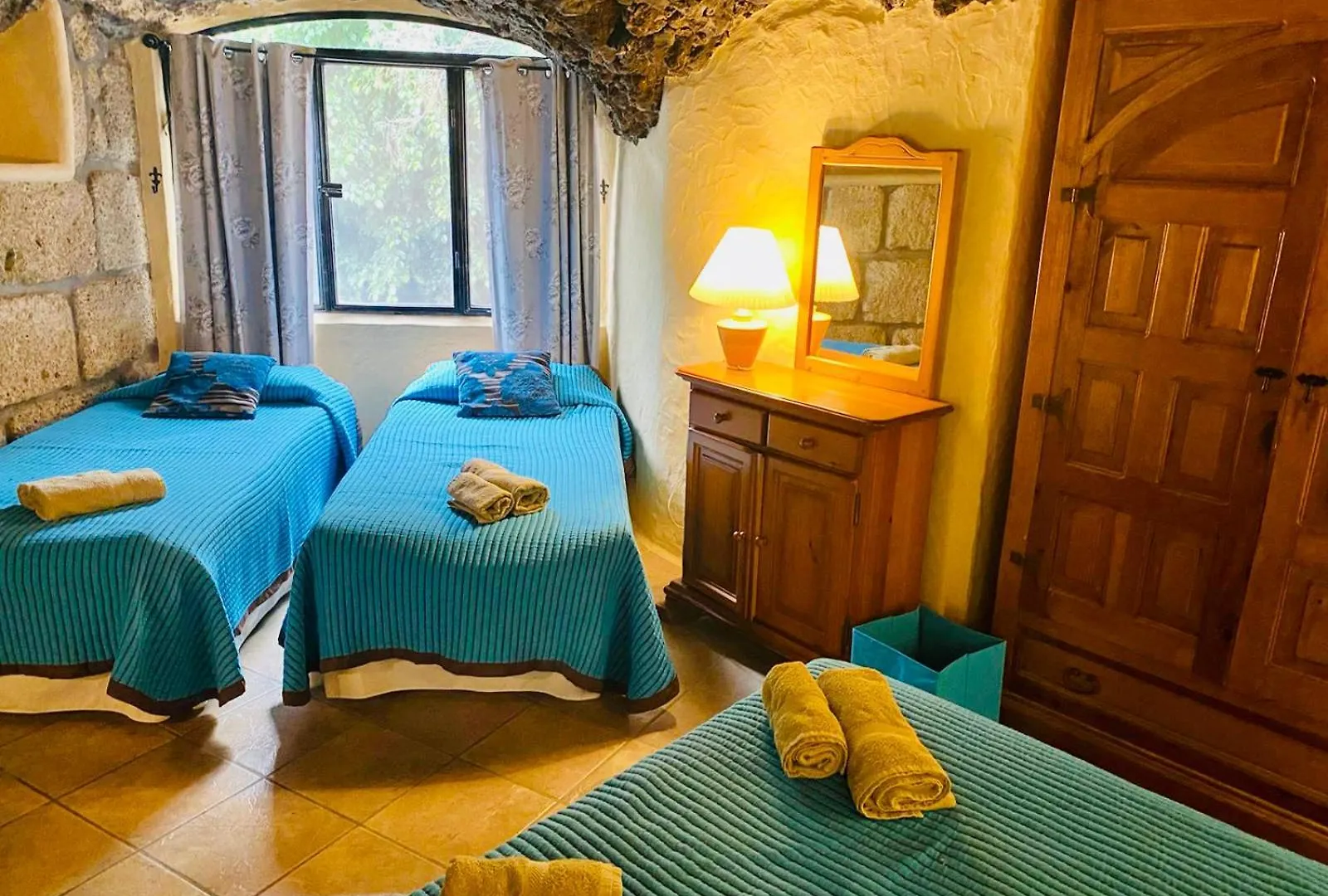 Finca Toredo Large Heated Pool,Hot Tub,Bar/Games Room,Gym,Cave, Free Wifi Atogo