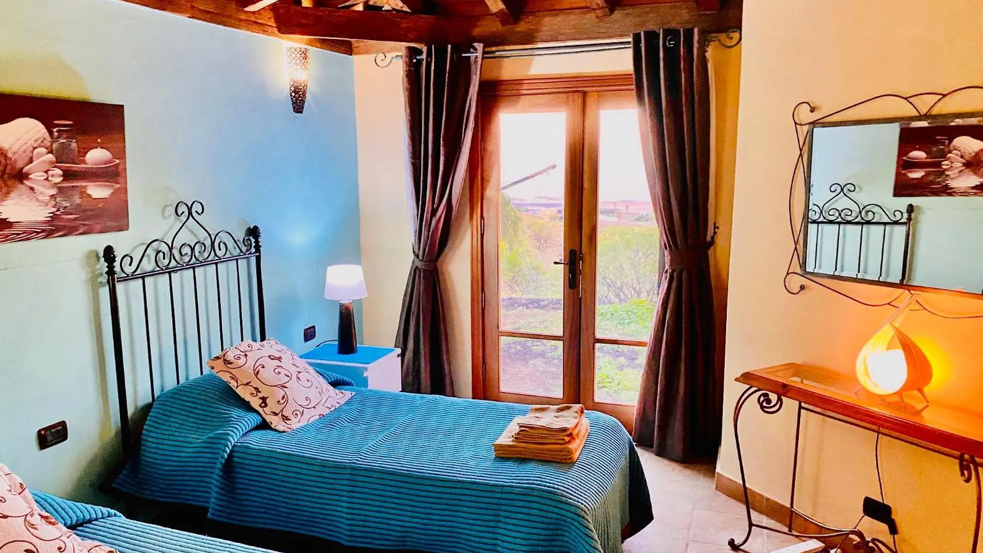 Finca Toredo Large Heated Pool,Hot Tub,Bar/Games Room,Gym,Cave, Free Wifi Atogo