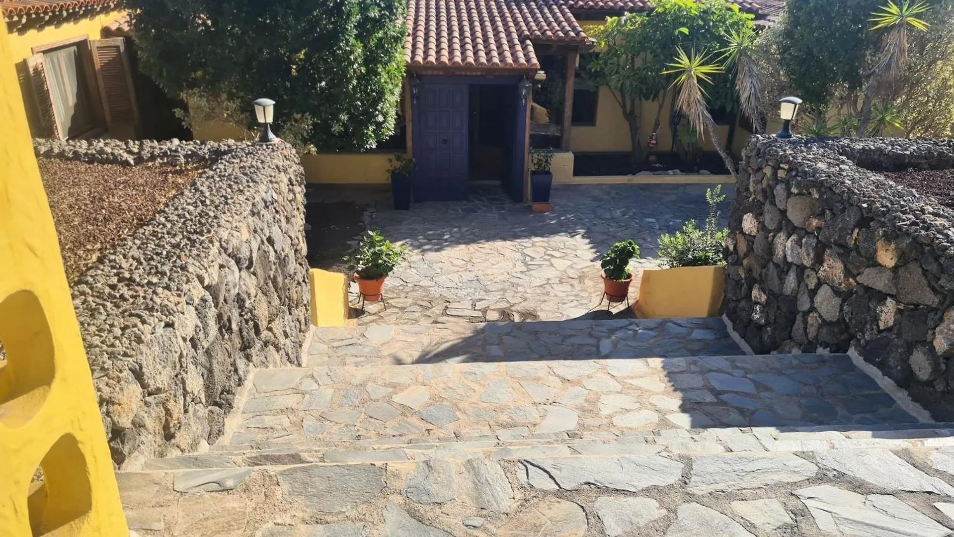 Finca Toredo Large Heated Pool,Hot Tub,Bar/Games Room,Gym,Cave, Free Wifi Atogo 0*,